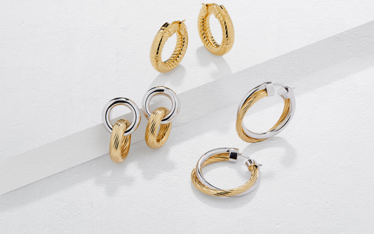How to wear gold hoop earrings