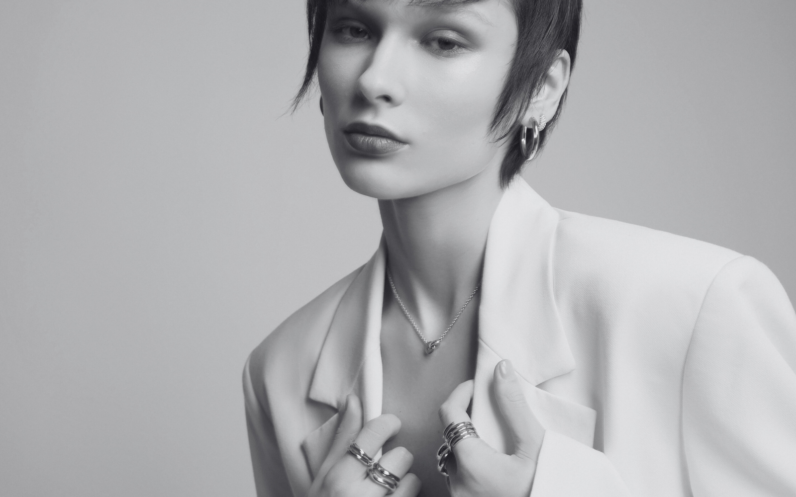 Top 5 Black Friday Jewelry Picks to Elevate Your Capsule Collection