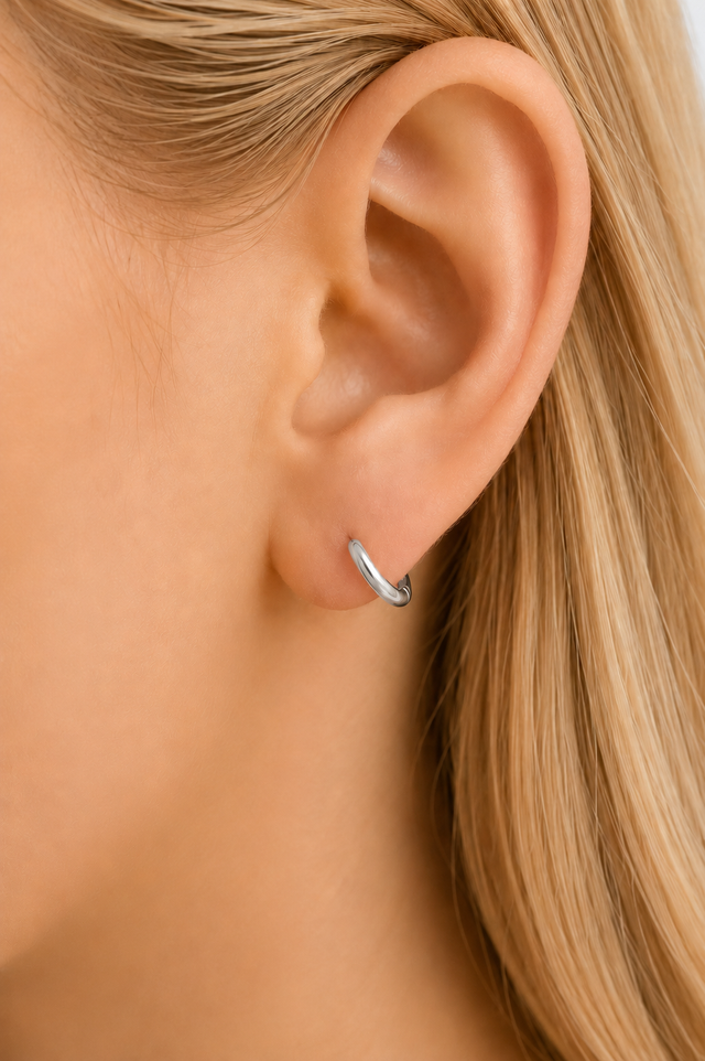 6.5mm Silver Huggie Earring