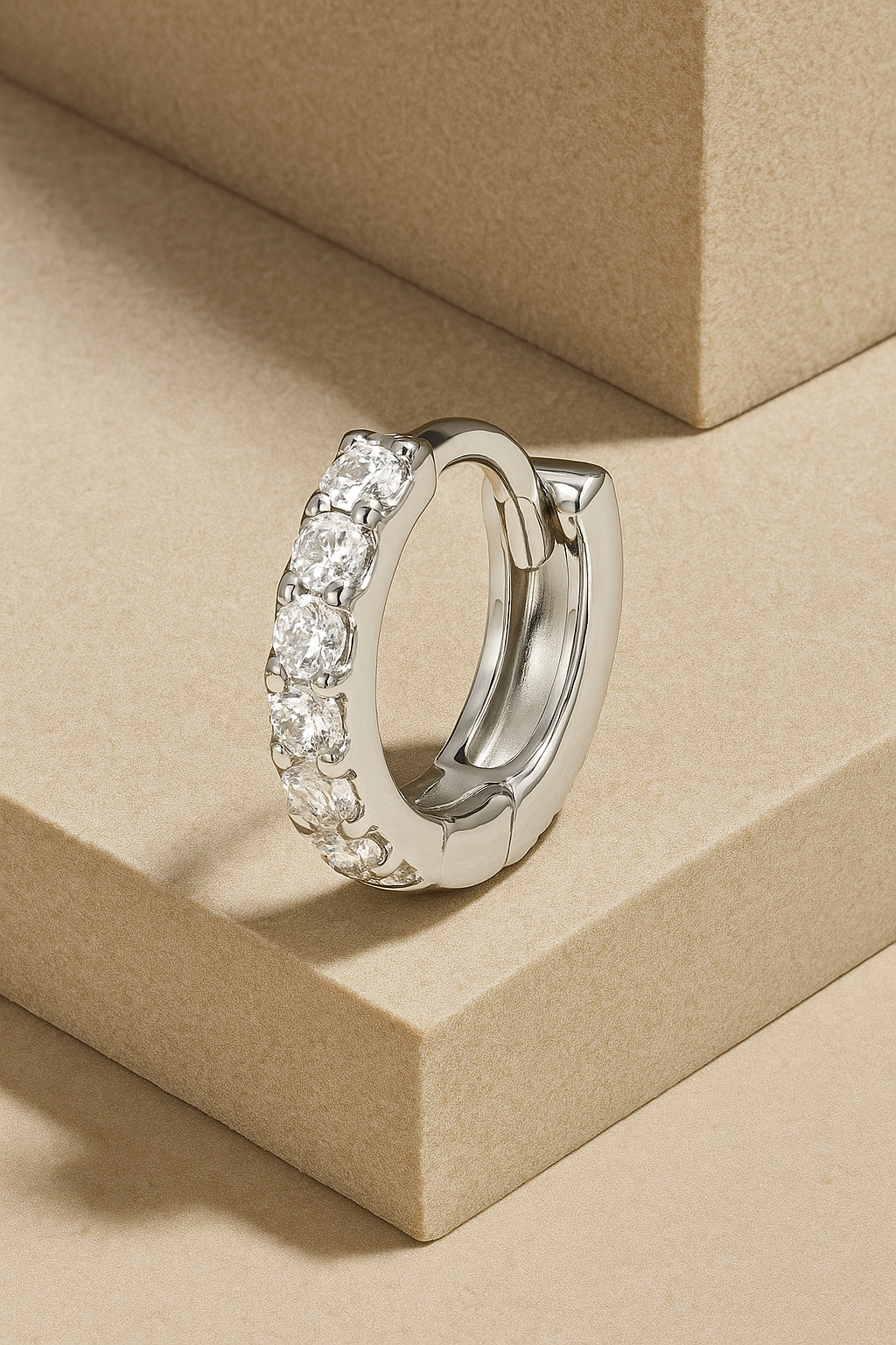 6,5mm sterling silver huggie