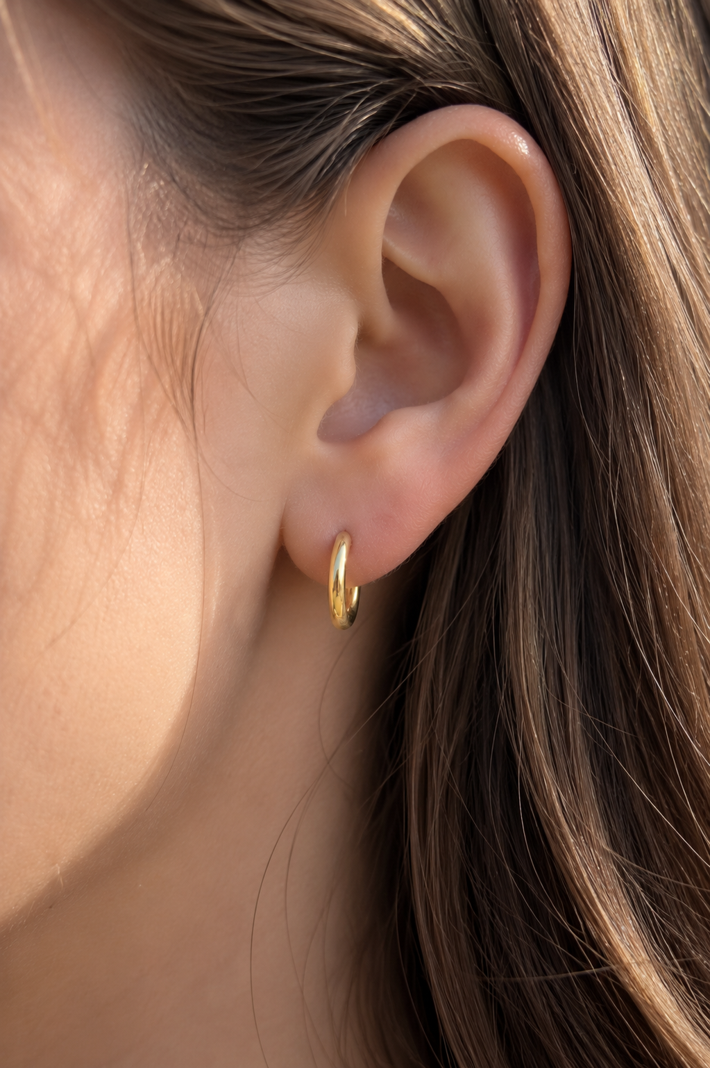 8.5mm Gold Huggie Earring