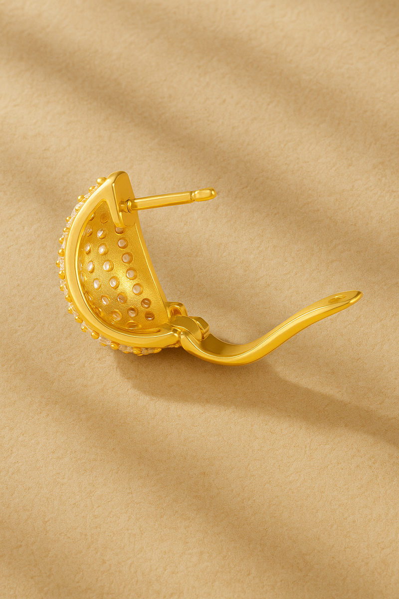 Abbraccio Gold Vermeil Huggie back