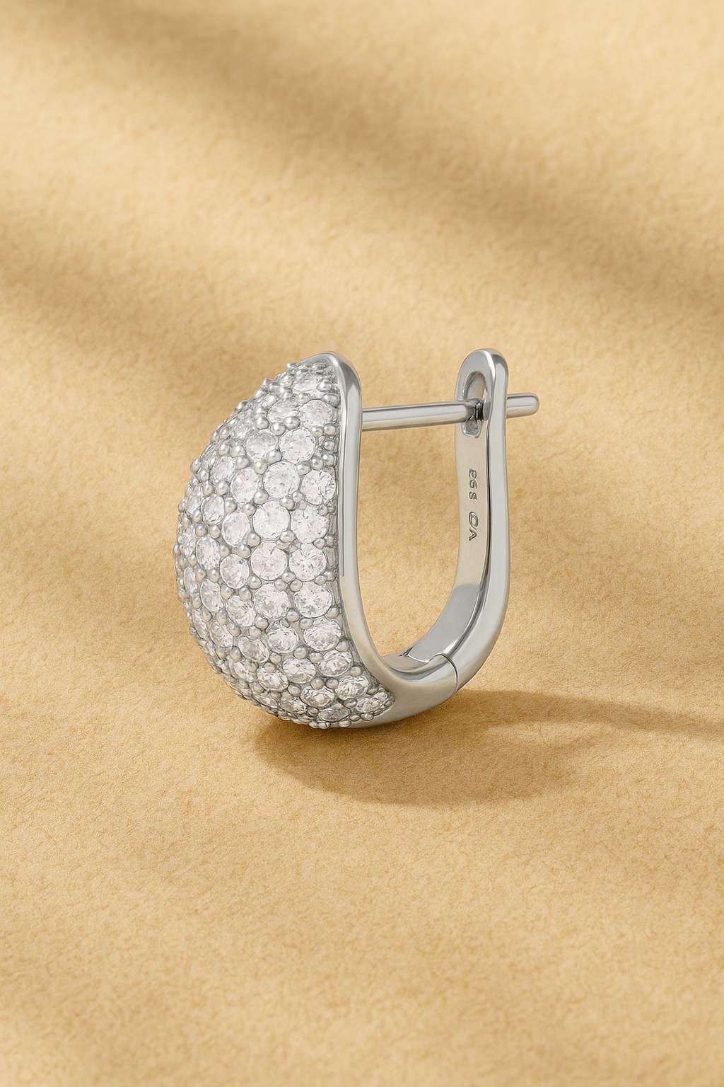 Abbraccio Silver Huggie