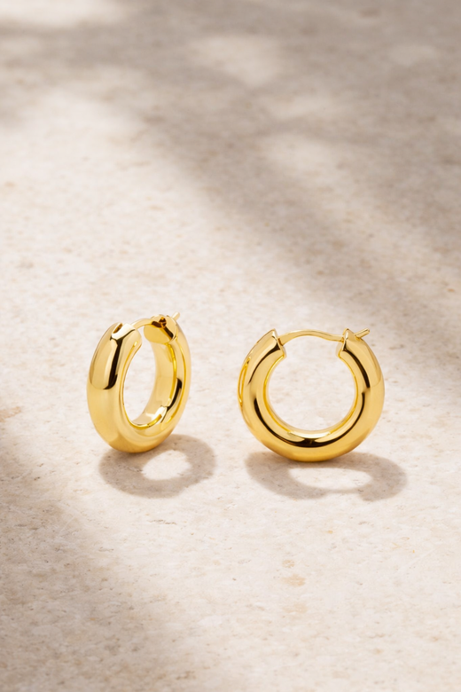 Bella 2 cm gold hoops