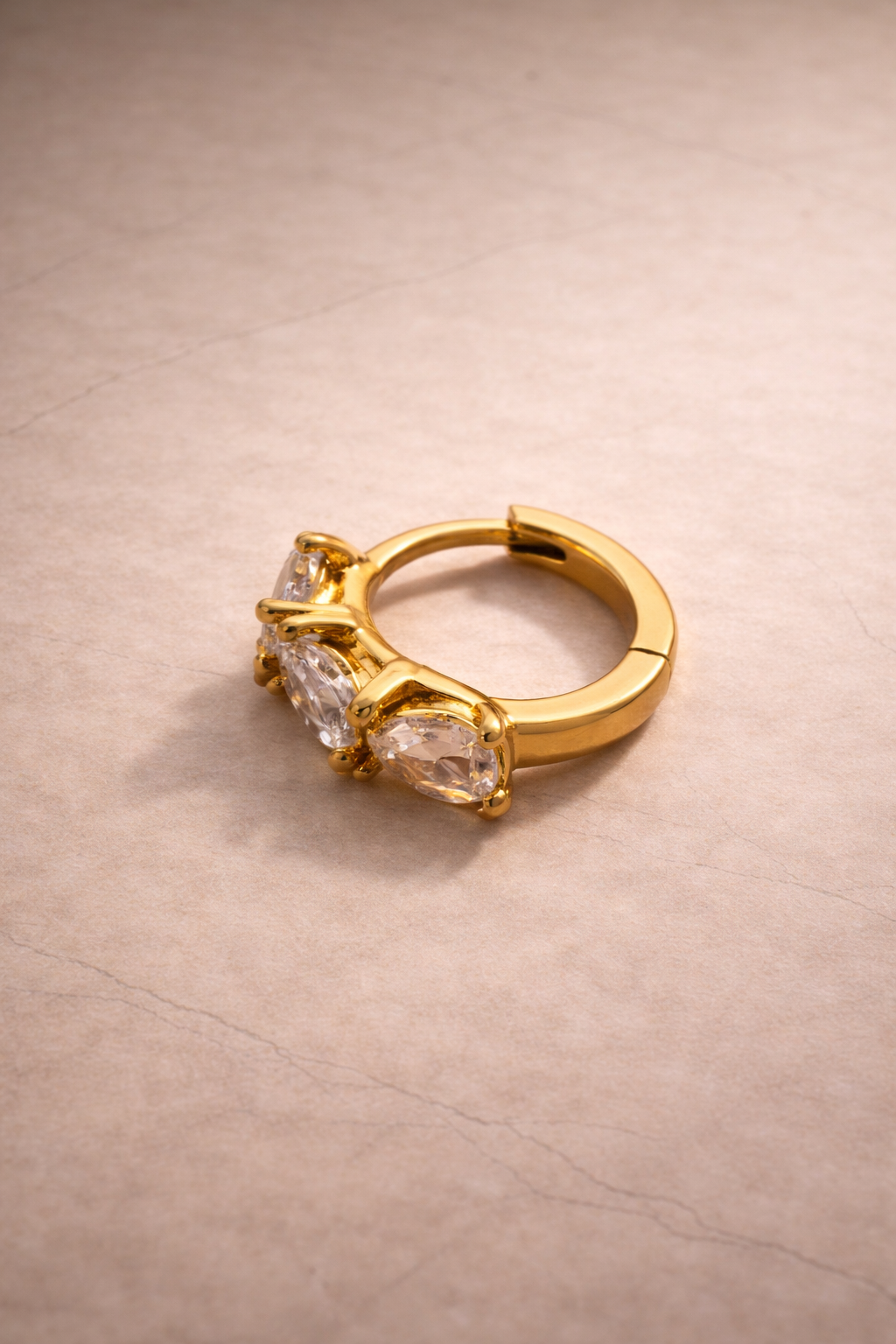 Cascade  6.5mm Huggie – Gold DOWN