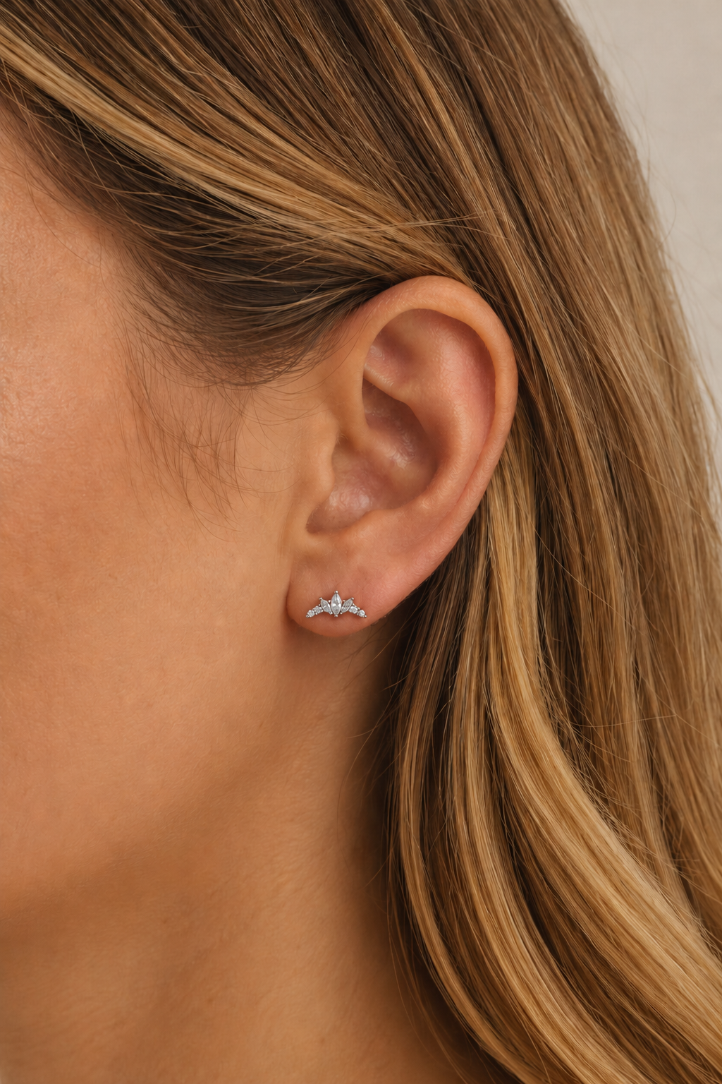 Couronne Silver Stud Earring