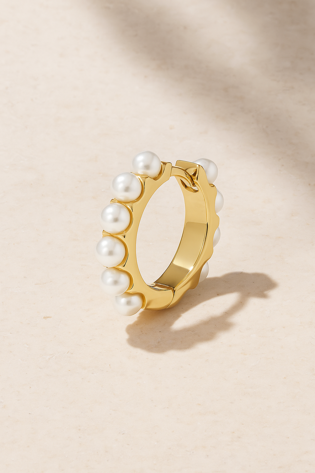 Dolly 11mm gold vermeil pearl huggie