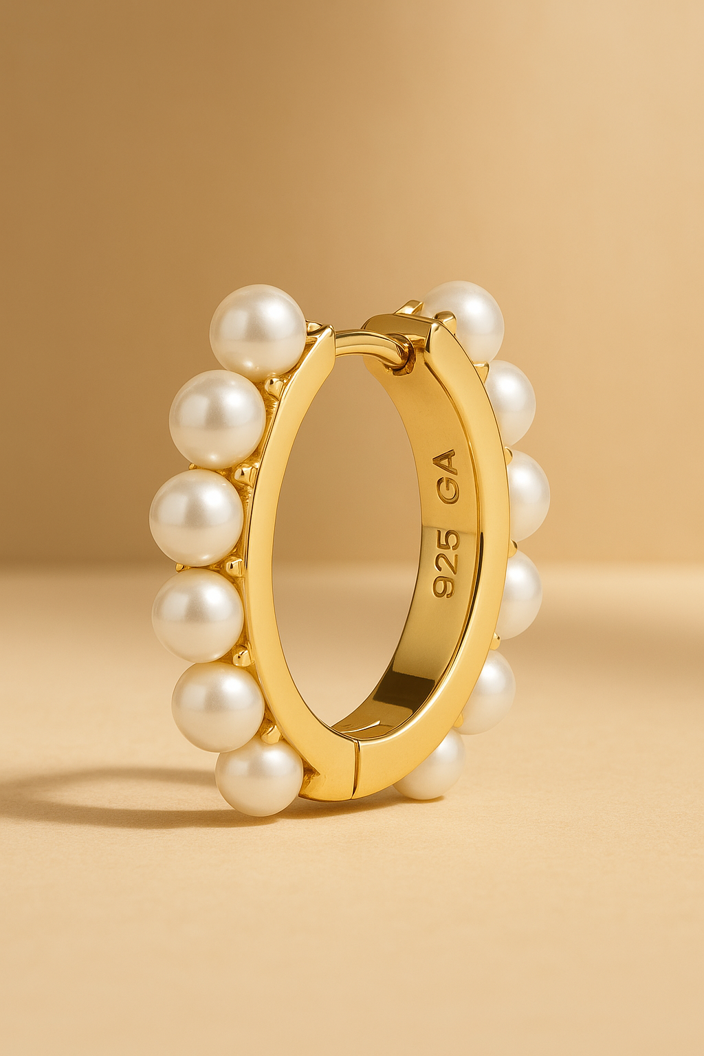 Dolly 12.5mm gold vermeil pearl huggie