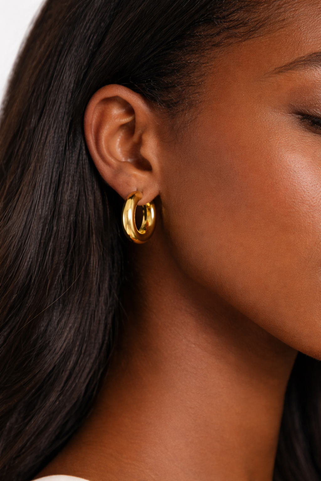 small gold hoop earrings worn 2cm everyday chunky hoops on ear