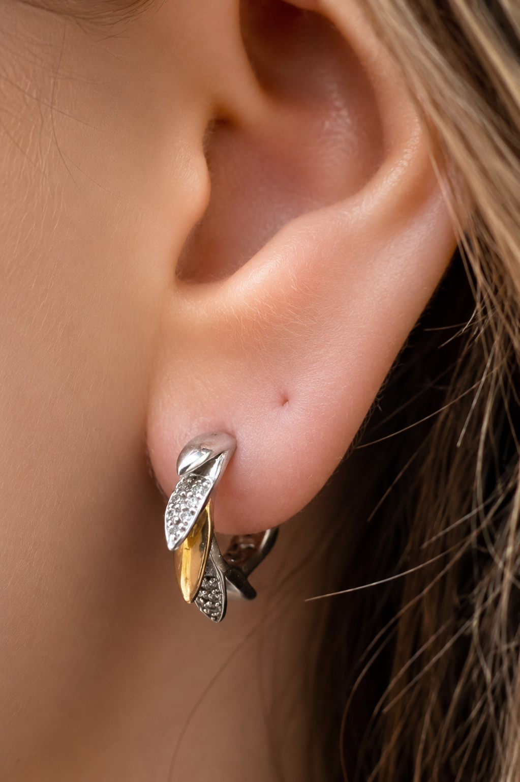 Elara Two-Tone Huggie Earring