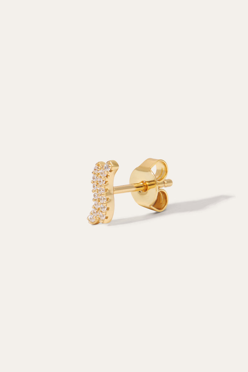 gold stud earrings
