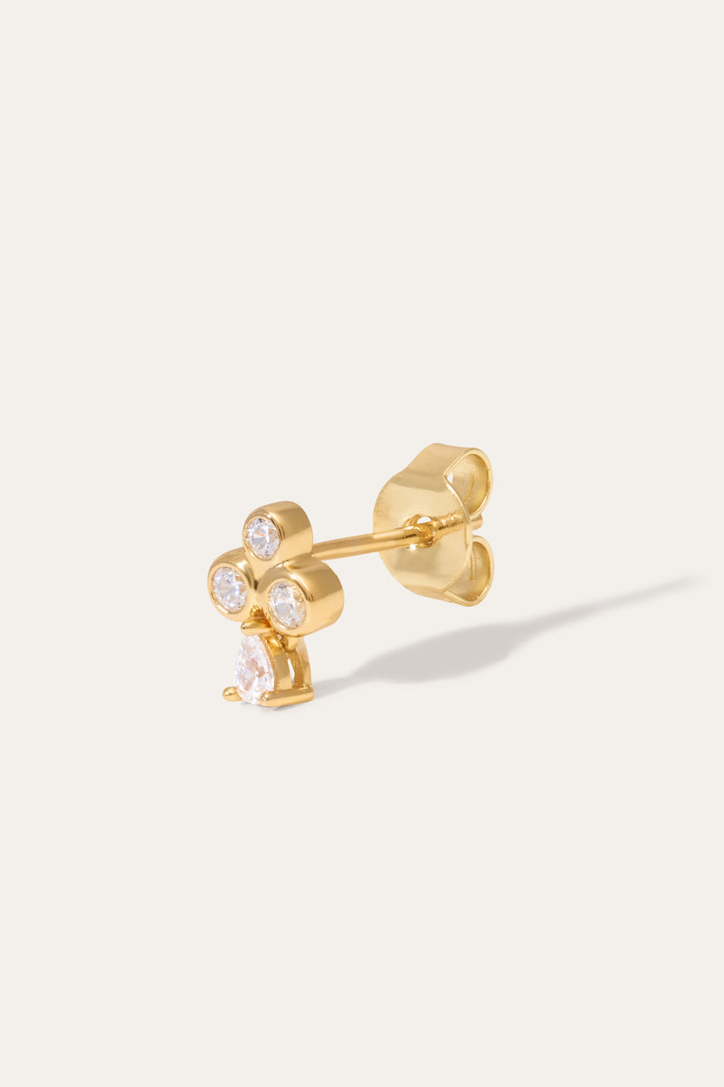 gold stud earrings