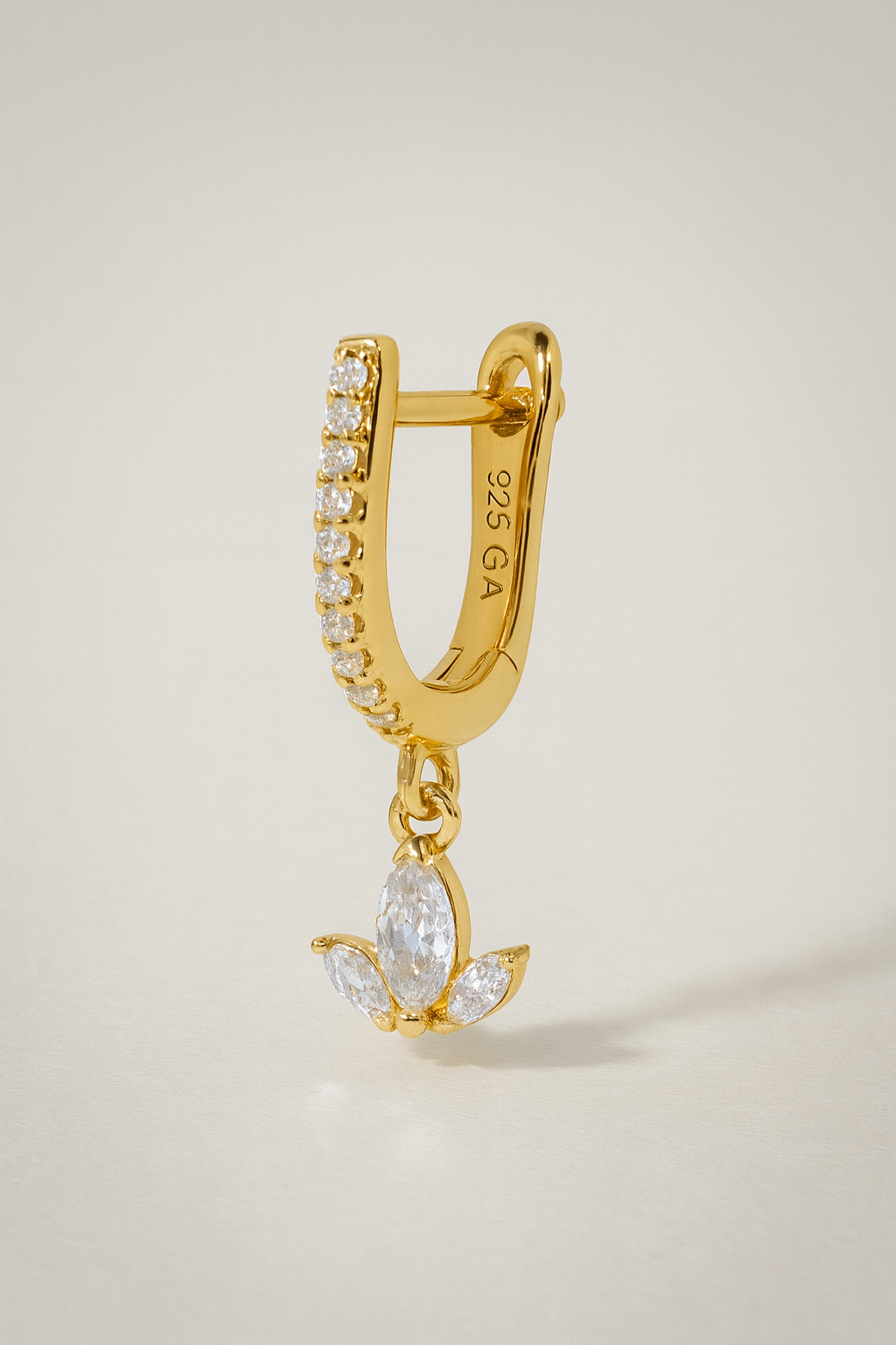 Hanging mini lotus gold vermeil earring