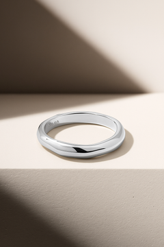 Kyma band sterling silver ring