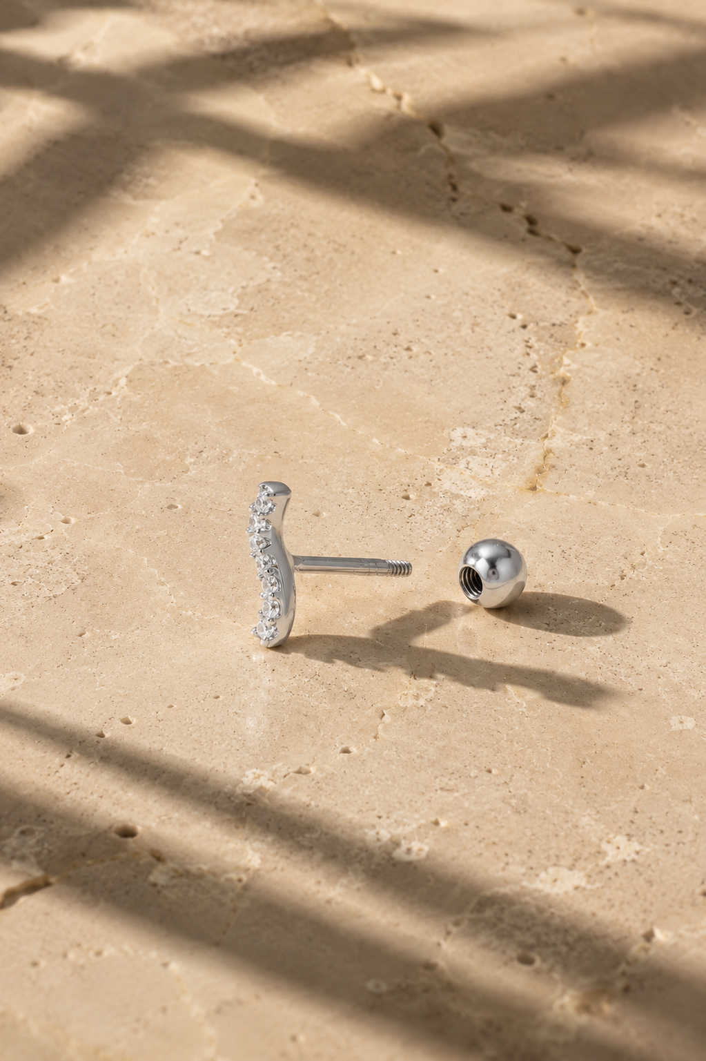 Kyma silver stud (ball screw)