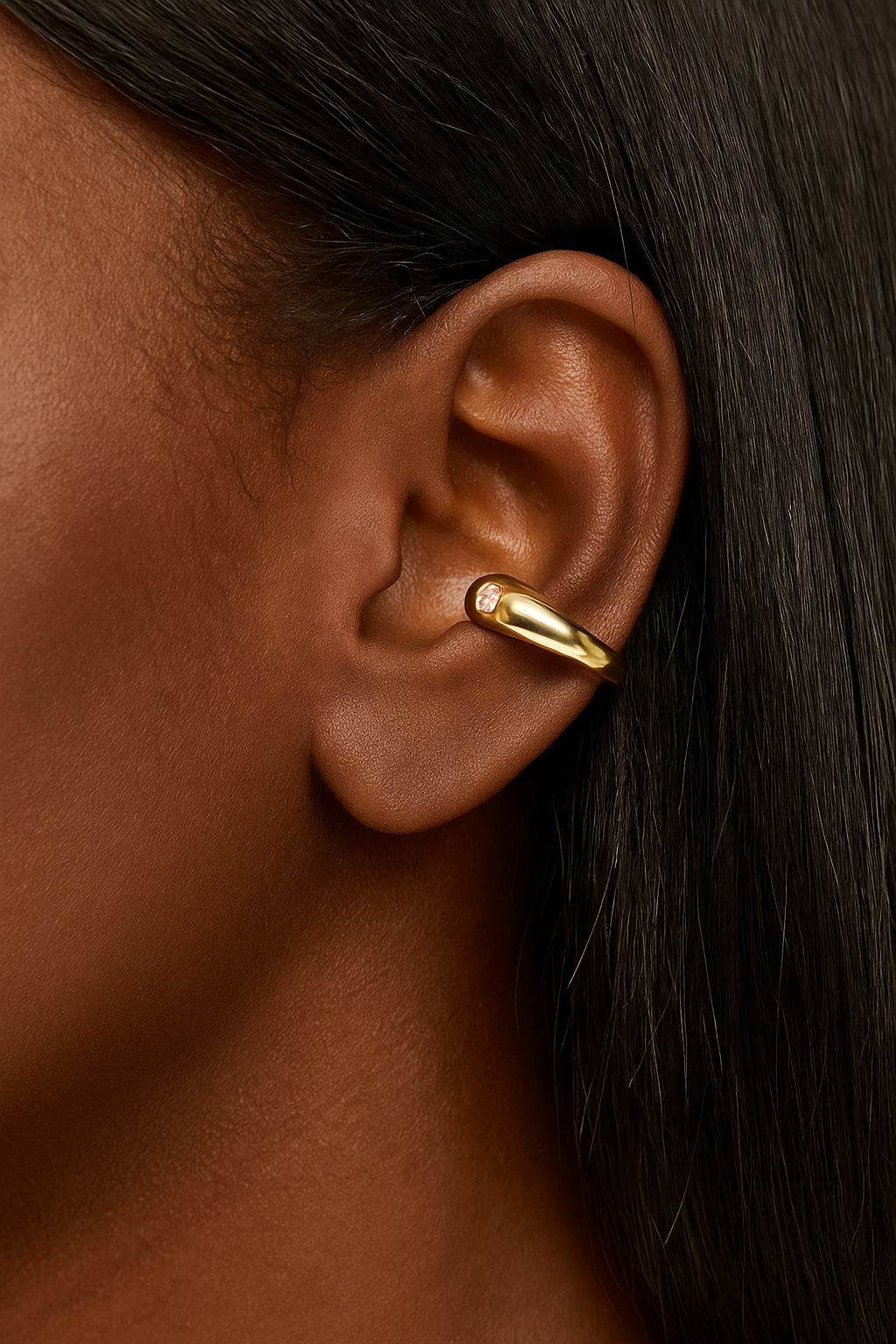 Lara gold vermeil ear cuff model