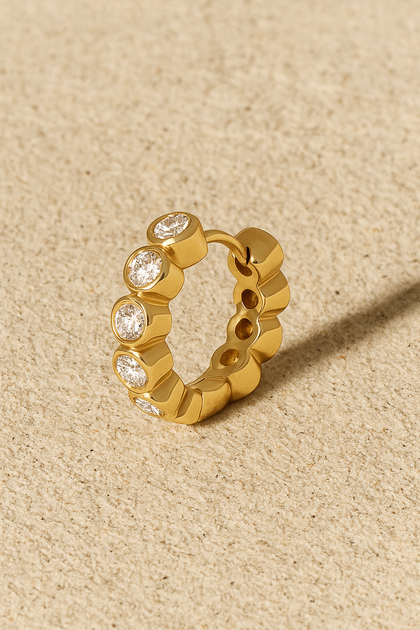 Lola 11 mm gold vermeil huggie