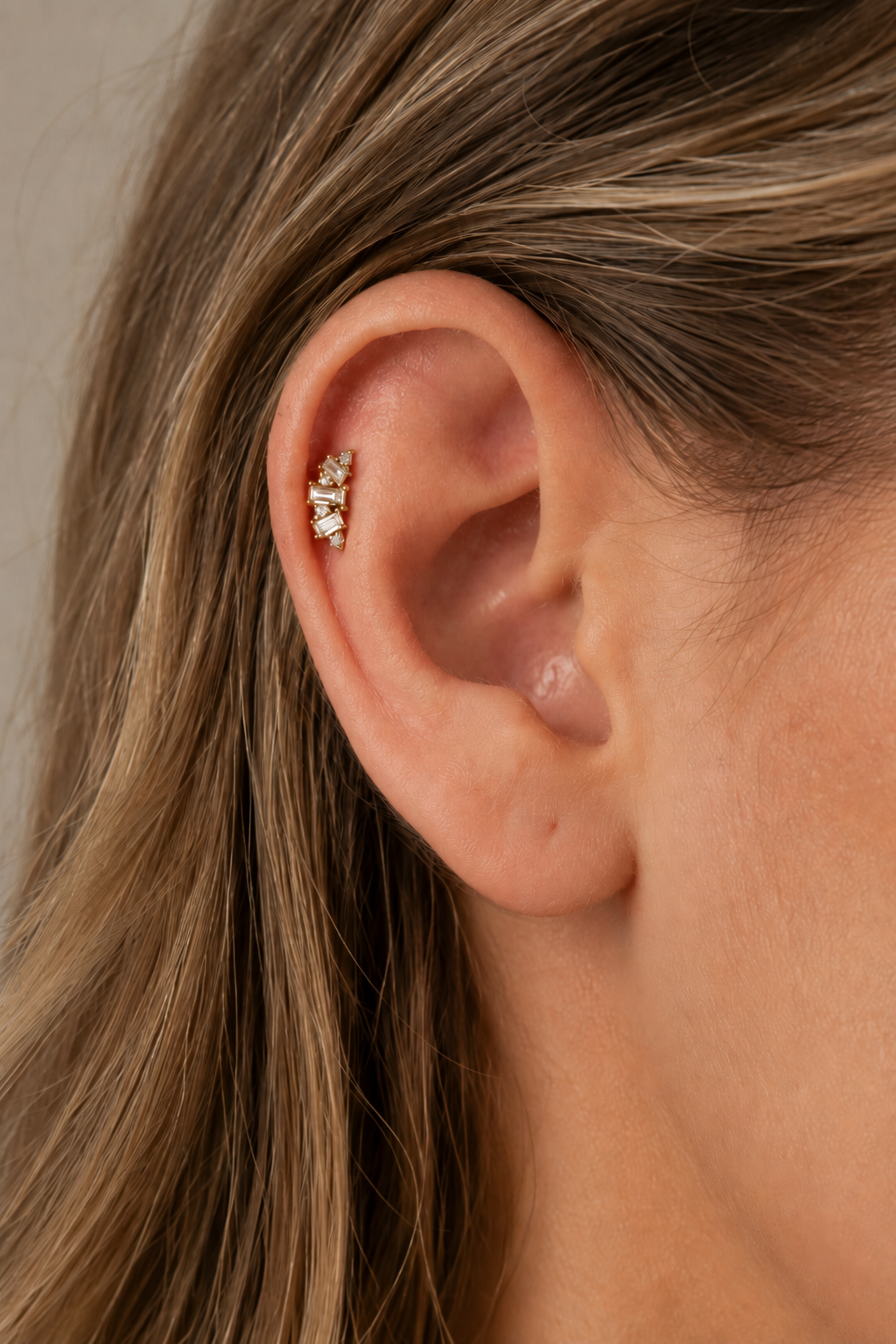 Lumière Gold Ball Screw Stud Earring