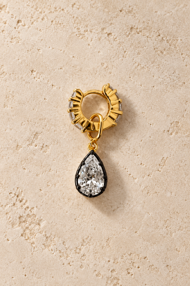 Mini Gala 6.5mm Gold Huggie with Vittoria Black & Gold Charm