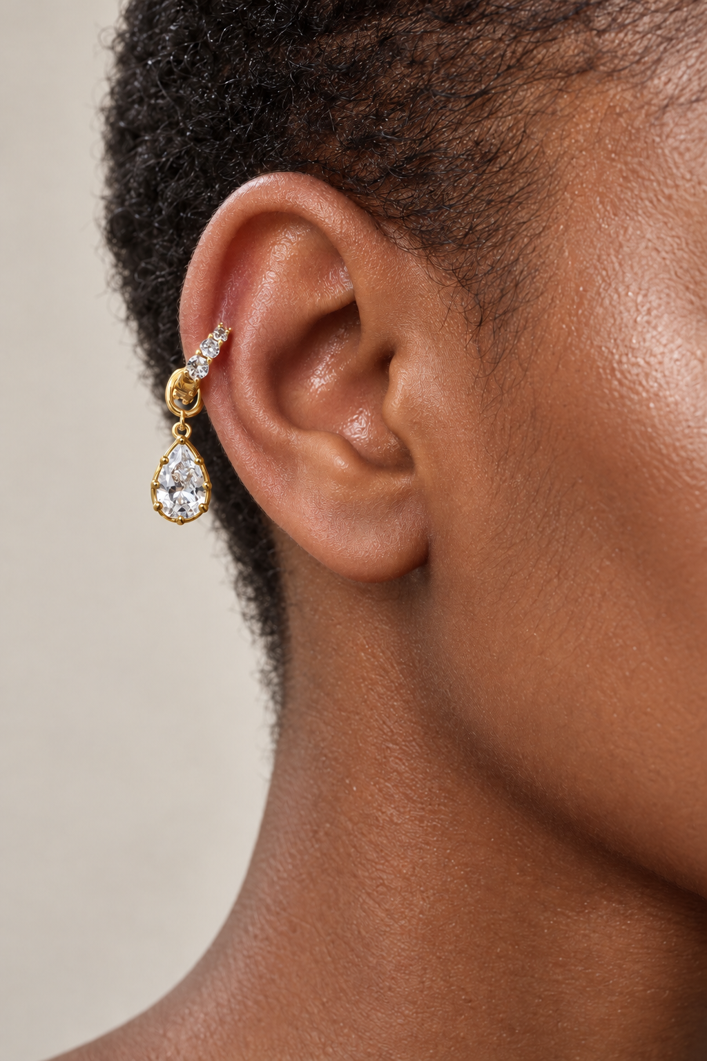 Mini Gala 6.5mm Gold Huggie with Vittoria Gold Charm