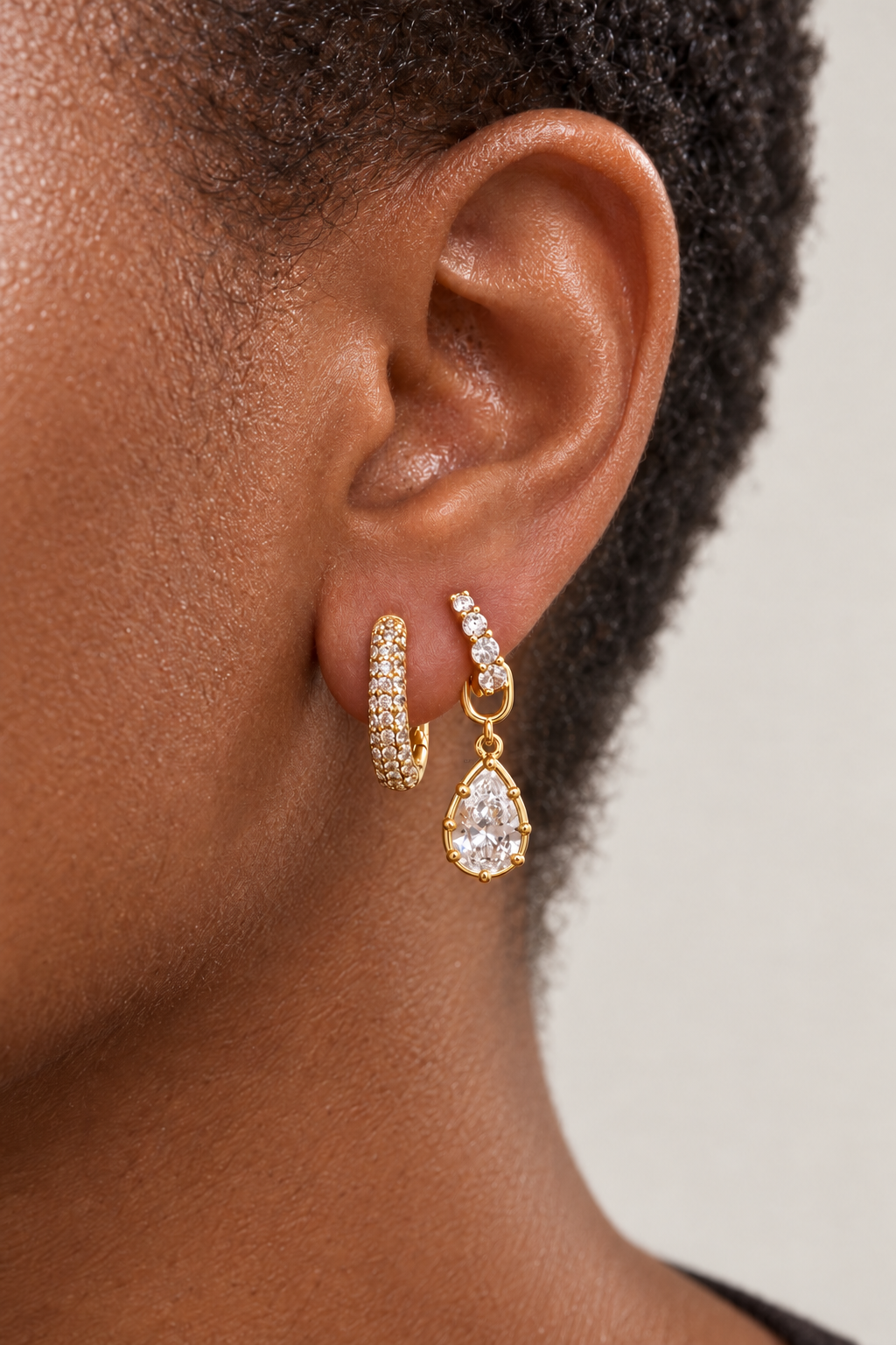 Mini Gala 6.5mm Gold Huggie with Vittoria Gold Charm