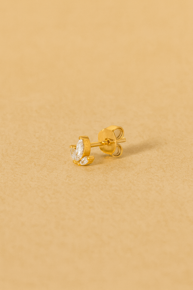 Mini Lotus gold vermeil stud earring