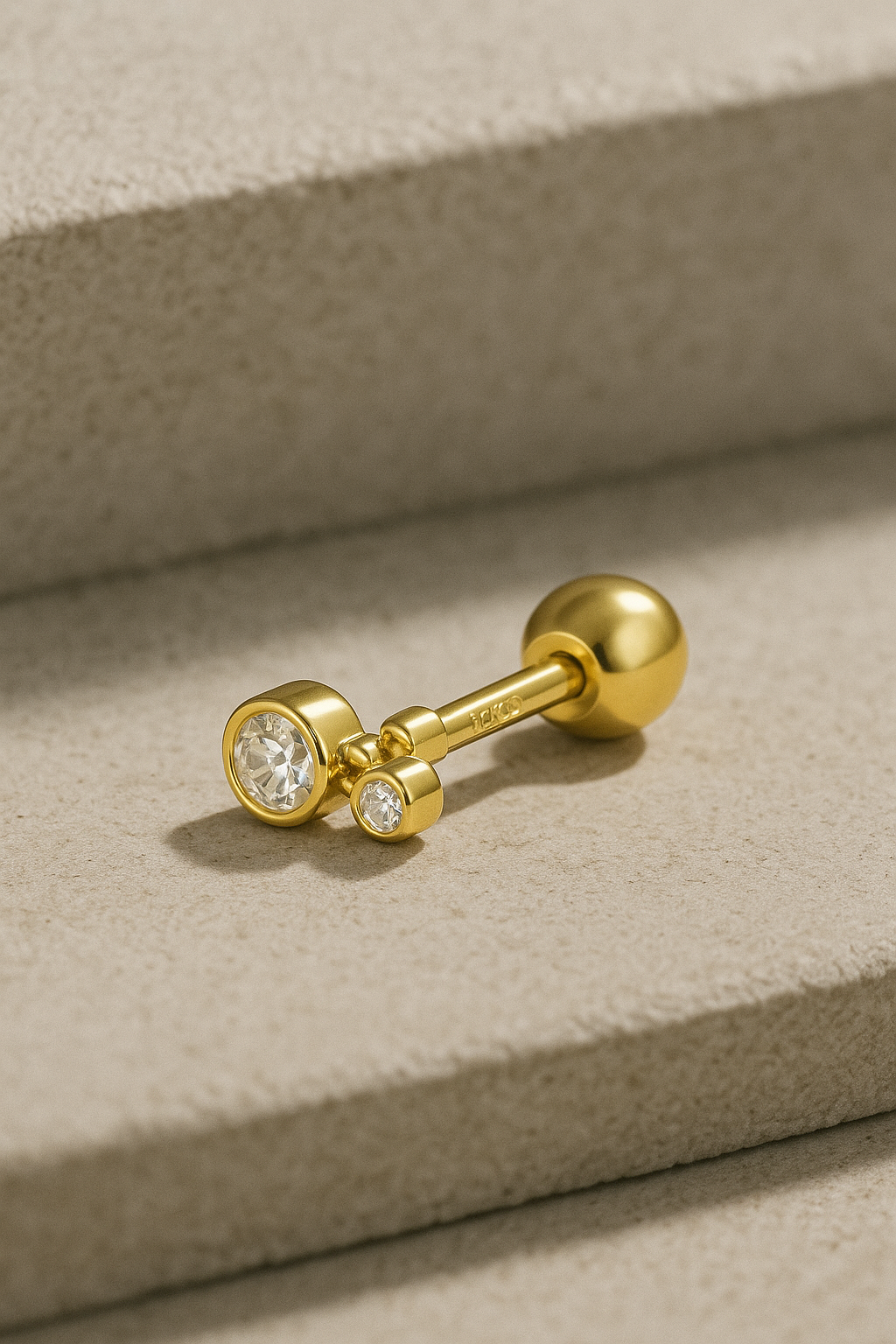 Mini scatter gold vermeil stud (ball screw)