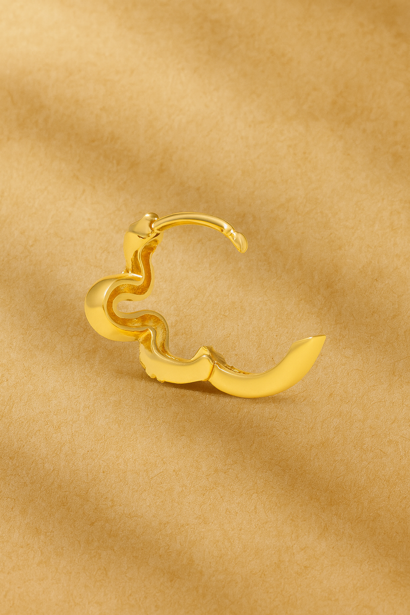 Snake Gold Vermeil Huggie bak