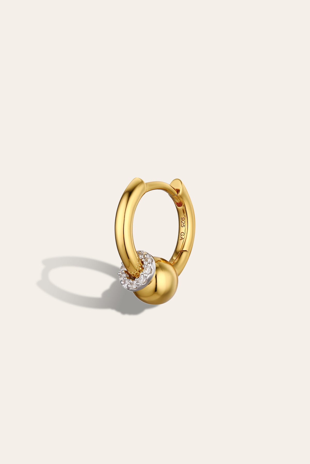 Soraya Piecing Bead Gold ear Huggie