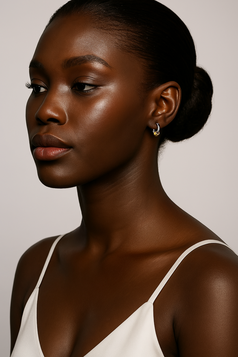 Soraya Piecing Bead Two-Tone Huggie model