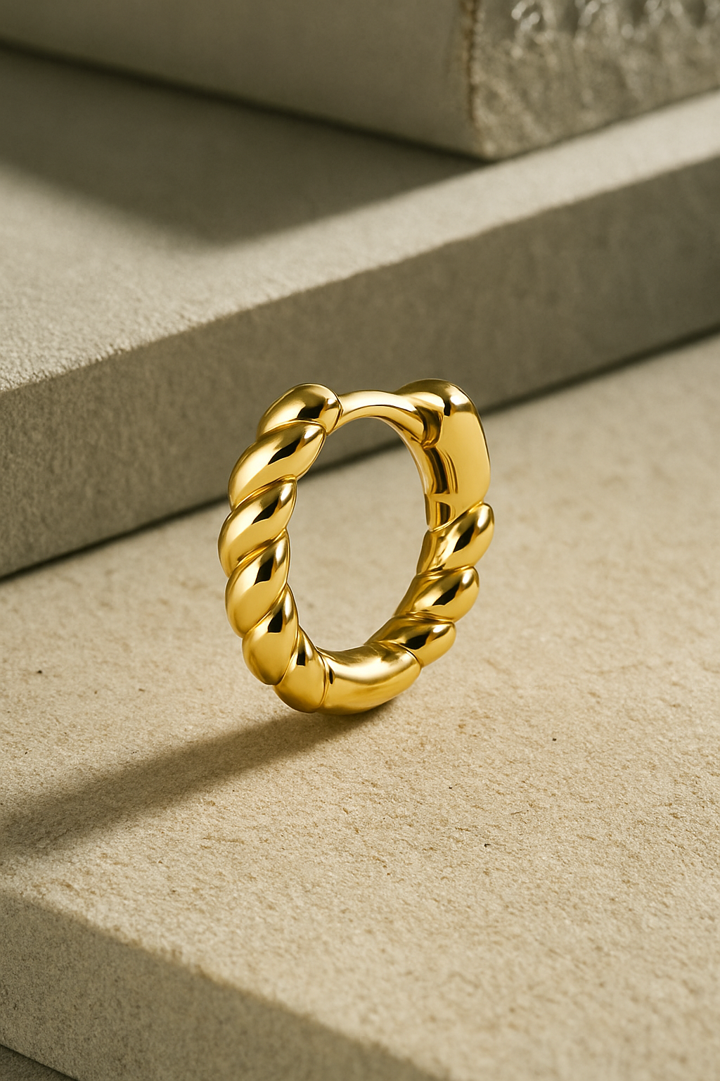 Speira 8mm gold vermeil huggie