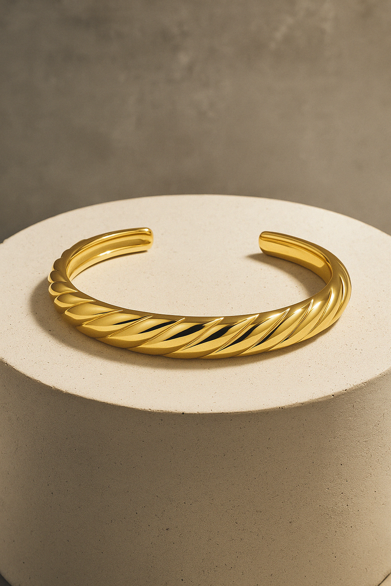 Speira Gold Cuff, Medium