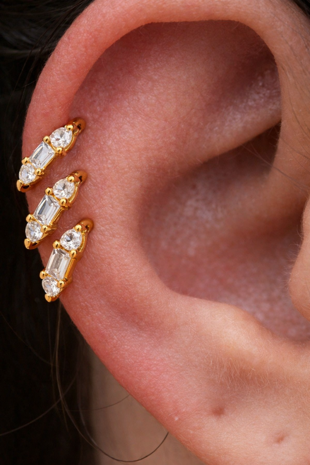 Ivy Mini Hoop Gold 6.5 mm – Small Huggie for Second Ear Piercings Ivy Mini Hoop Gold 6.5 mm – Small Huggie for Second Ear Piercings