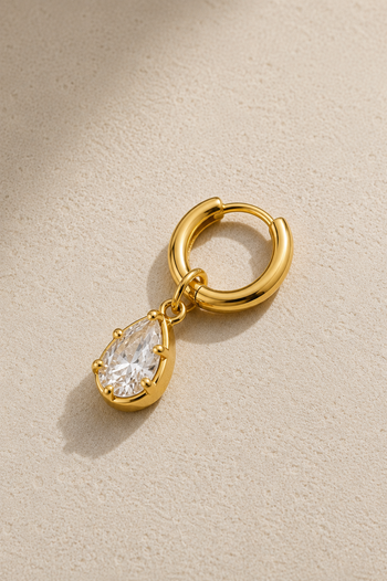 Vittoria Gold Teardrop Charm Huggie – 6.5mm