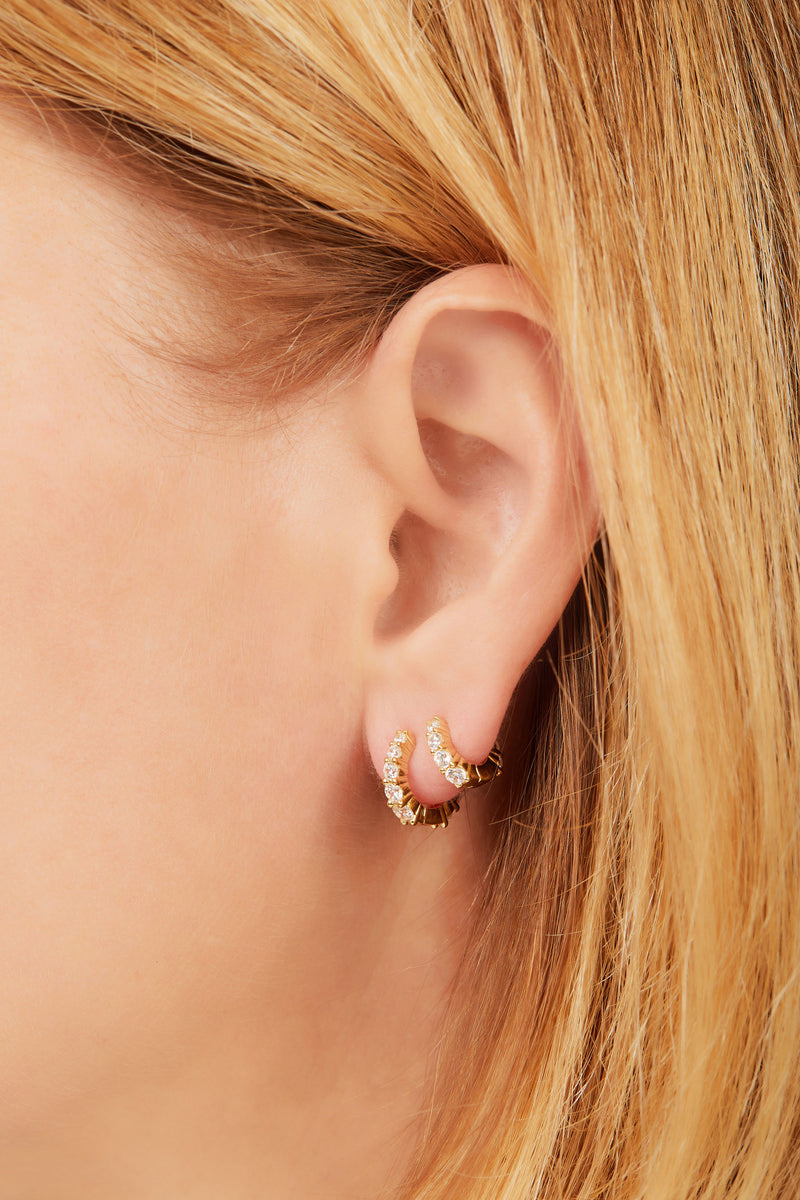 Mini Gala 6.5mm gold vermeil huggie