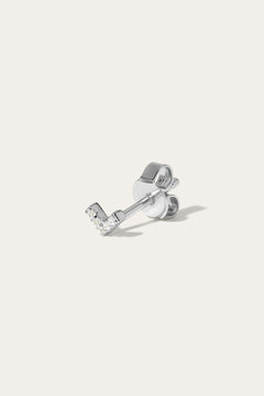 Vee silver stud