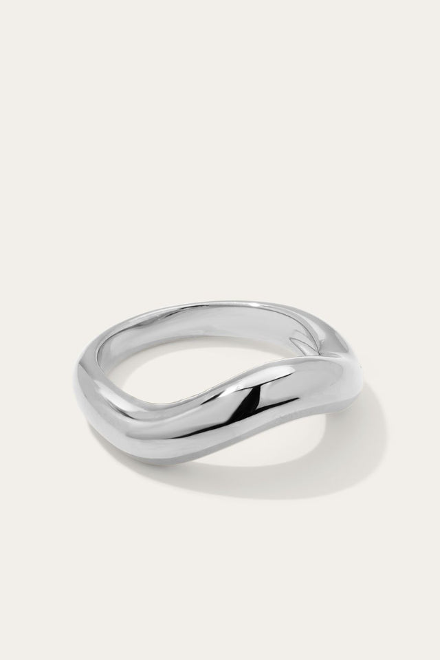 Kyma vector sterling silver ring