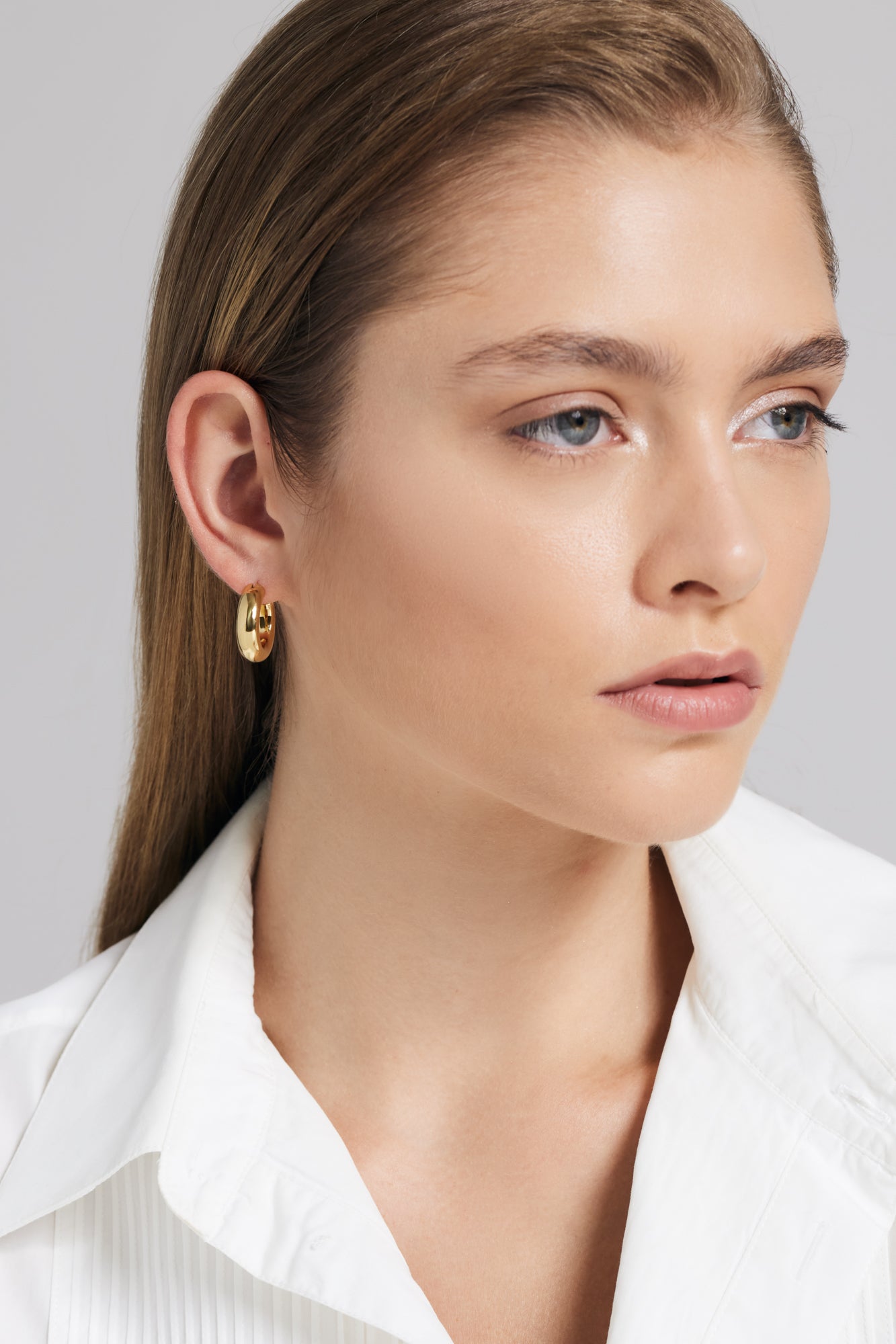 everyday gold hoop earrings minimal styling chunky small hoops